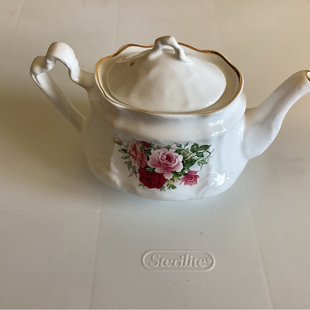 Floral Teapot with Pink and Red Roses by Arthur Wood & Son - Picture 4 of 8